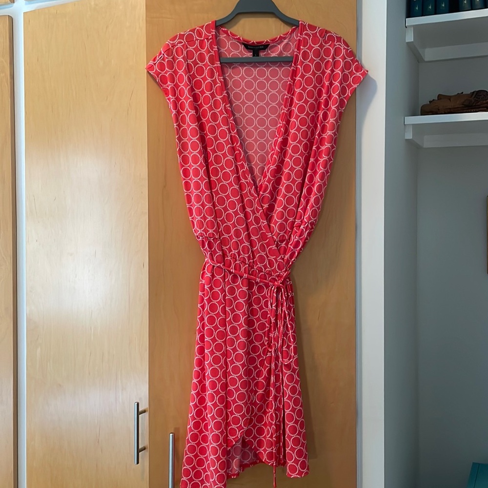 Light red Banana Republic wrap dress, size L